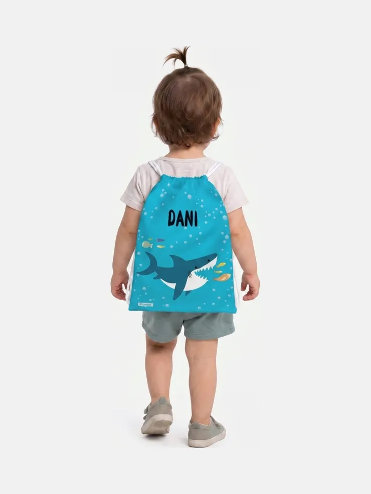 Bolsa mochila guardería personalizada Baby shark, puesta a la espalda