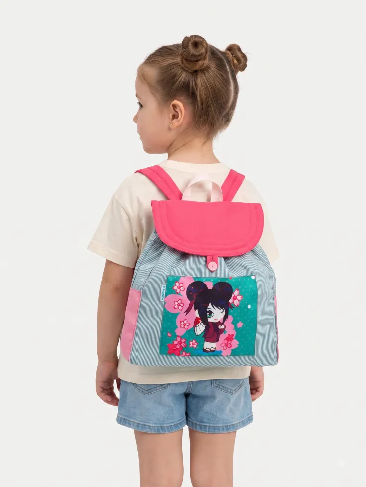 Mochila infantil Sakura, puesta a la espalda