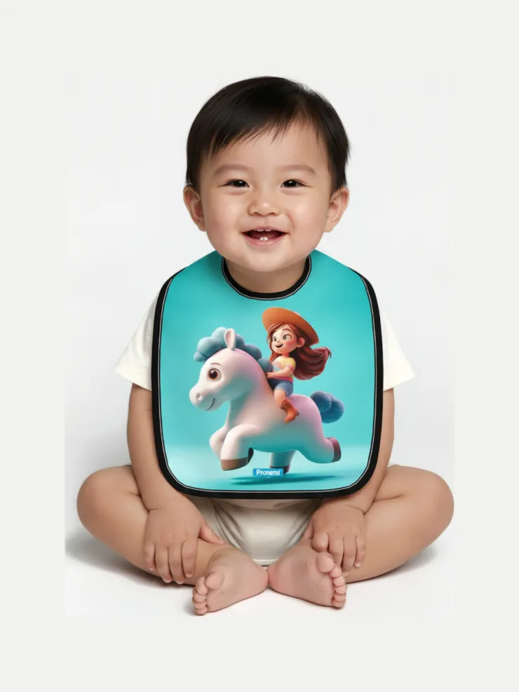 Babero microfibra impermeable Pony, puesto por un bebé